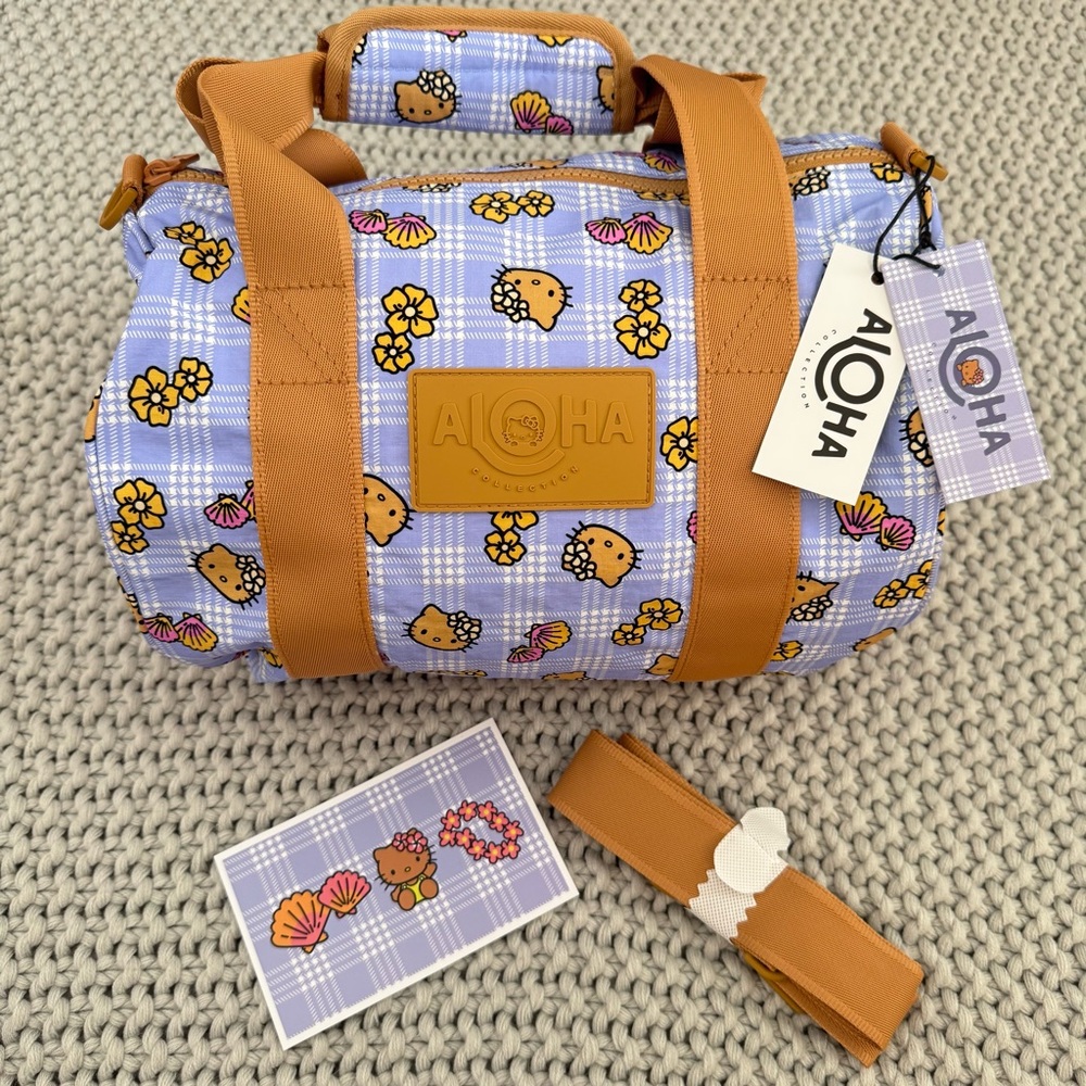 Aloha collection• HELLO KITTY SUPER CUTE LIMITED EDITION Palaka Stubby Duffle